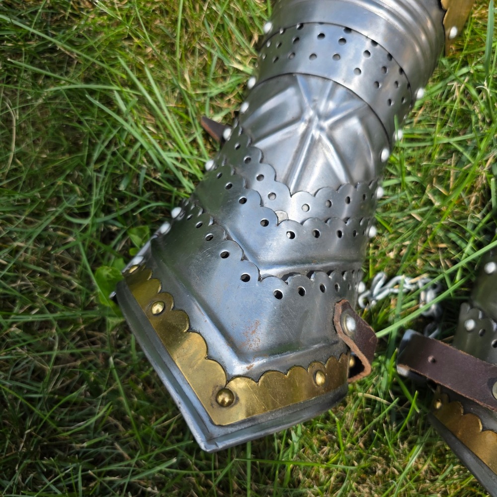 Medieval Articulated Steel Gauntlets Brass Accents Knight Armor LARP SCA Pair - Picture 5 of 11
